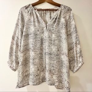Violet + Claire Animal Print Grey & White Blouse Size Small